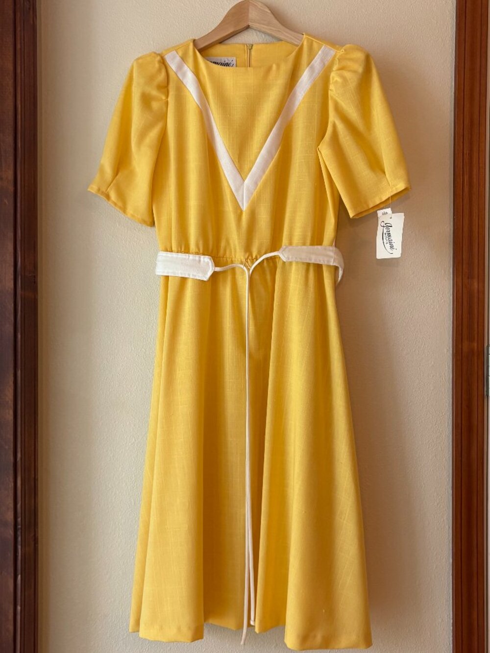 NWT Vintage 80s Yellow Midi Dress Short Puff Sleeves Chevron V-Neck Accent Sz 6